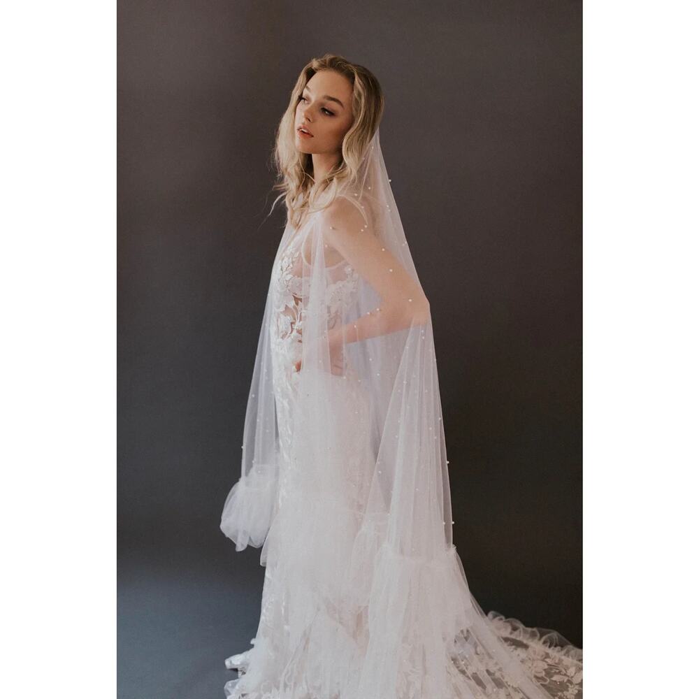 Untamed Petals Fiona Pearl Cathedral Veil White 2 Tiered Blusher Ruffle FLAW - Picture 3 of 14